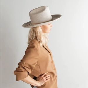 Gigi pip Ezra western hat